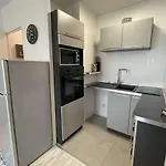 Renove 2 Pieces, 4 Couchages, Parking, Proche - - Fr-1-224c-121 *