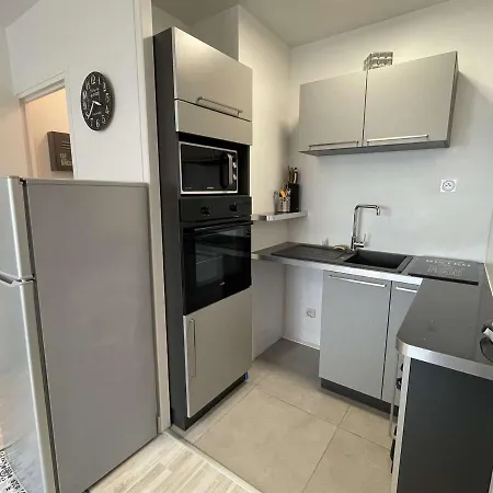 Renove 2 Pieces, 4 Couchages, Parking, Proche - - Fr-1-224c-121 *